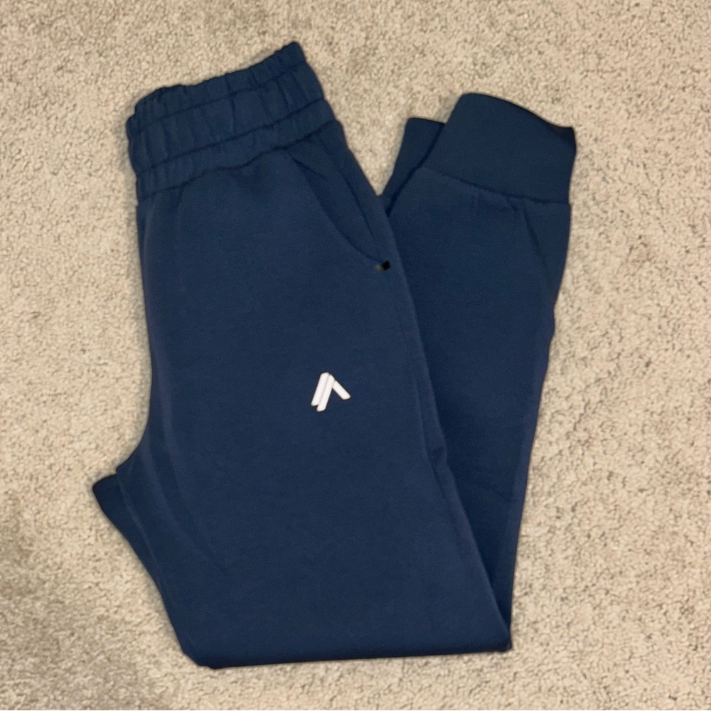 Alphalete joggers